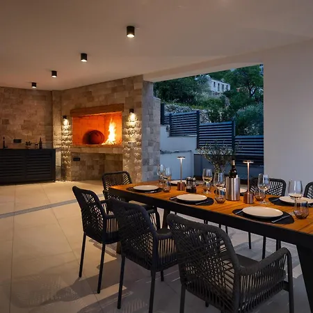 Sarah ヴィラ Bast